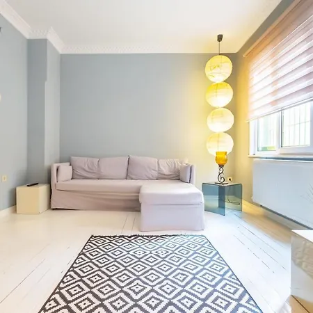 Delightful Flat Close To Galata 2 Mins To Metro *