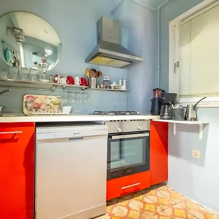 Delightful Flat Close To Galata 2 Mins To Metro Διαμέρισμα *