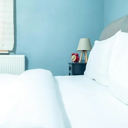 Delightful Flat Close To Galata 2 Mins To Metro